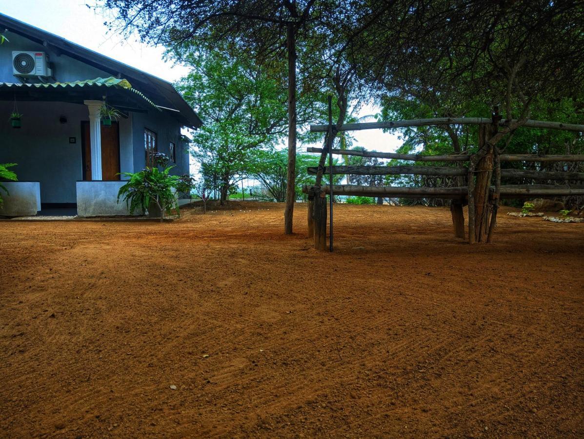 Beach Bungalow Yala Киринда Экстерьер фото