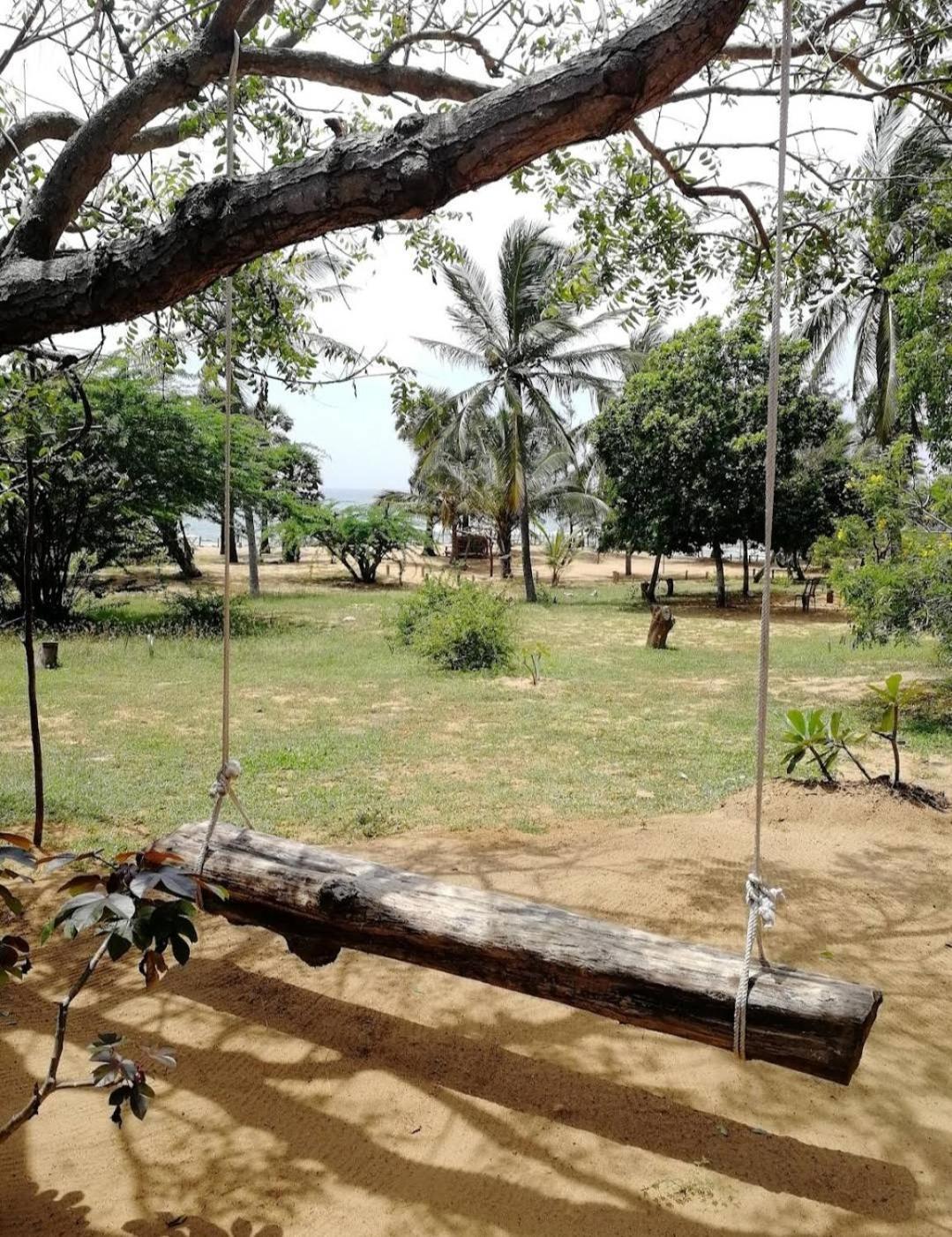 Beach Bungalow Yala Киринда Экстерьер фото